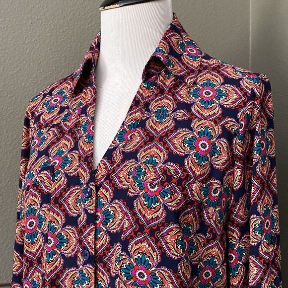 Express The Portofino Long Sleeve Button Down Blouse Floral - Picture 2 of 12